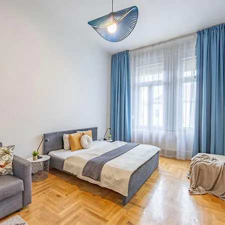 Super Cozy On The St. Stephen Road * Budapest